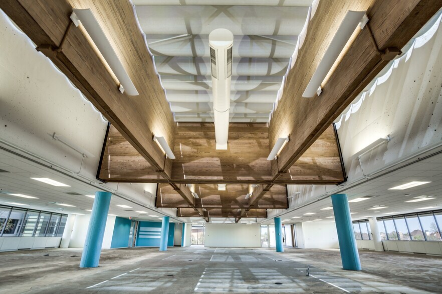 More Photos Of 2901 Kinwest Pky, Irving Office For Lease