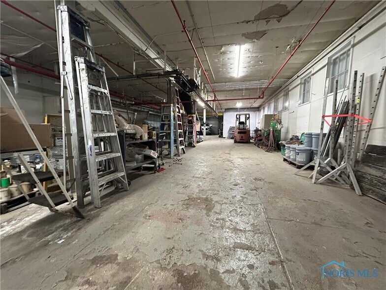 More Photos Of 446 N Wood St, Fremont Warehouse For Sale