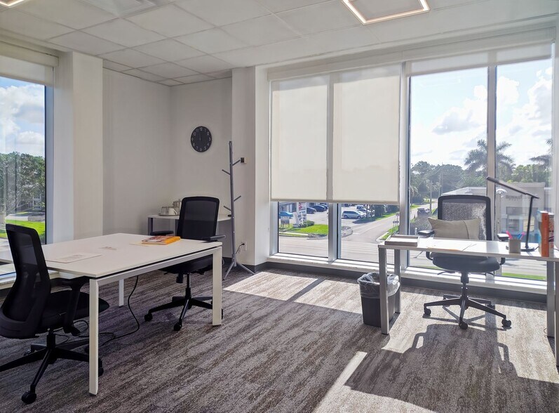 More Photos Of 3003 Tamiami Trl N, Naples Coworking Space