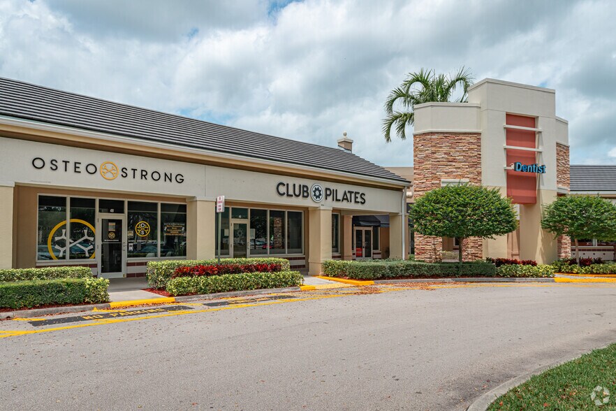 More Photos Of 7050-7070 W Palmetto Park Rd, Boca Raton General Retail For Lease