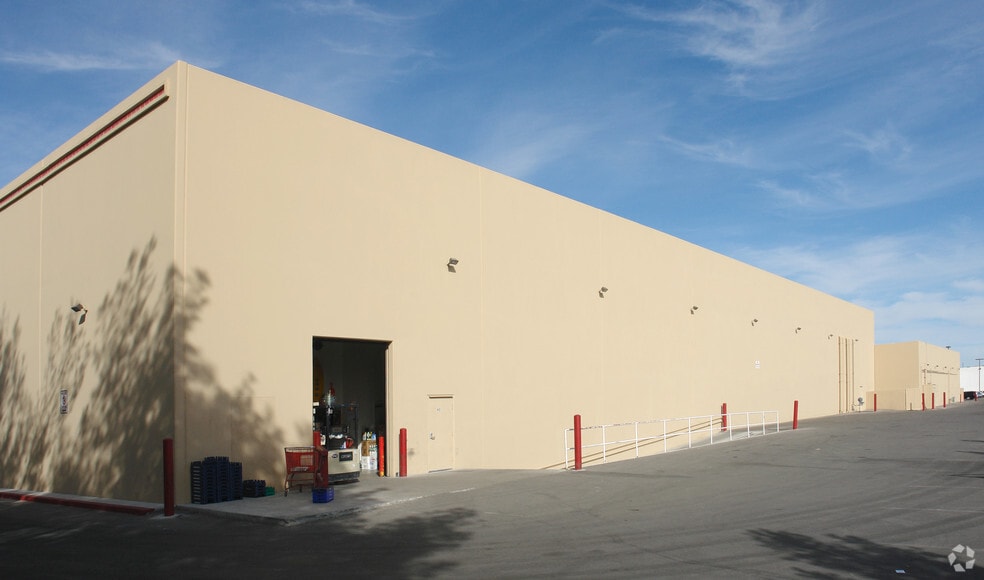 More Photos Of 4427 E Sunset Rd, Henderson Freestanding For Lease