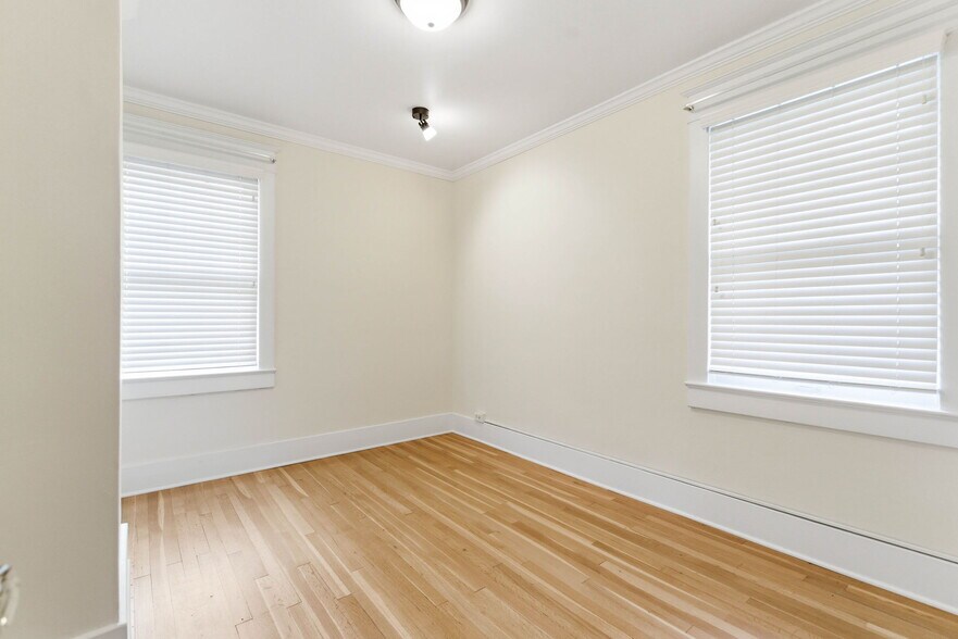 More Photos Of 3208 College Dr, Louisville Office For Sale