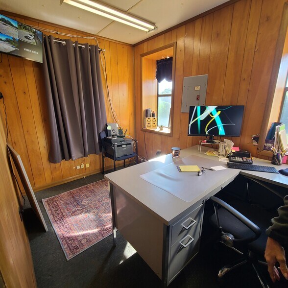 More Photos Of 70581 Colerain Rd, Bridgeport Specialty For Lease