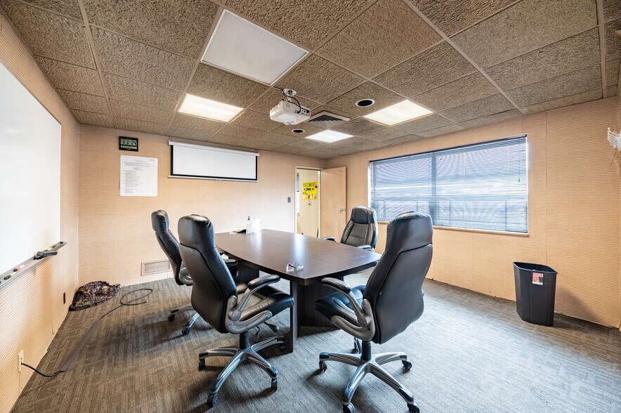 More Photos Of 714 Braddock View Dr, Mount Braddock Warehouse For Lease