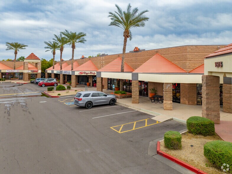 More Photos Of 1515-1525 N Gilbert Rd, Gilbert General Retail For Lease