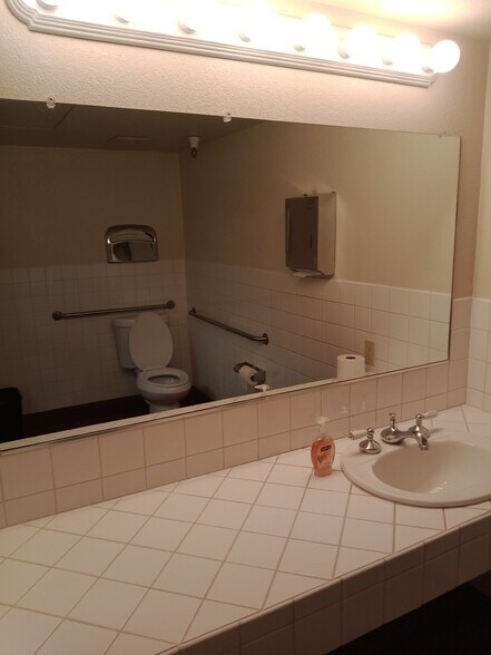 More Photos Of 1660-1690 San Pablo Ave, Pinole Medical For Lease