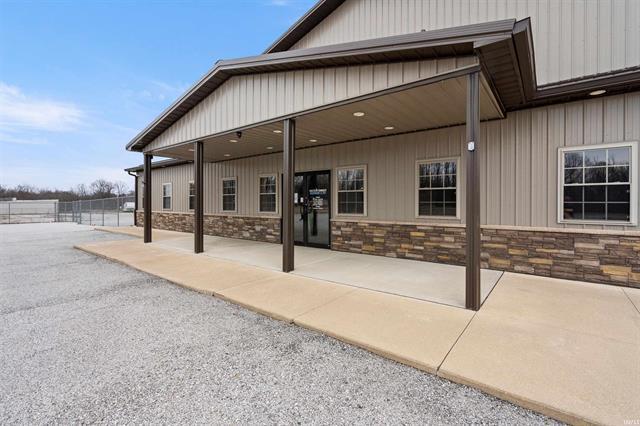 More Photos Of 250 S West St, Russiaville Flex For Sale