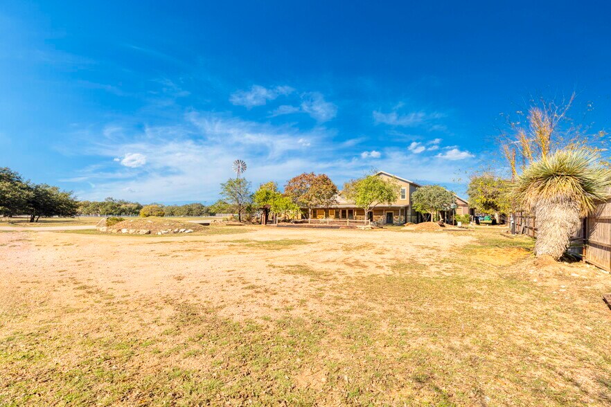 More Photos Of 1420 River Rd, Boerne Medical For Lease