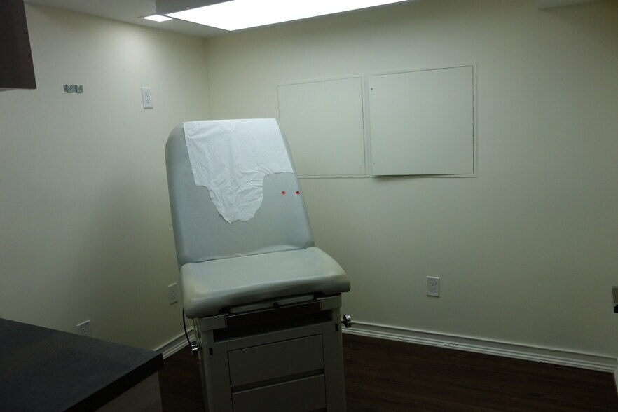 More Photos Of 6433 98th St, Rego Park Healthcare For Lease