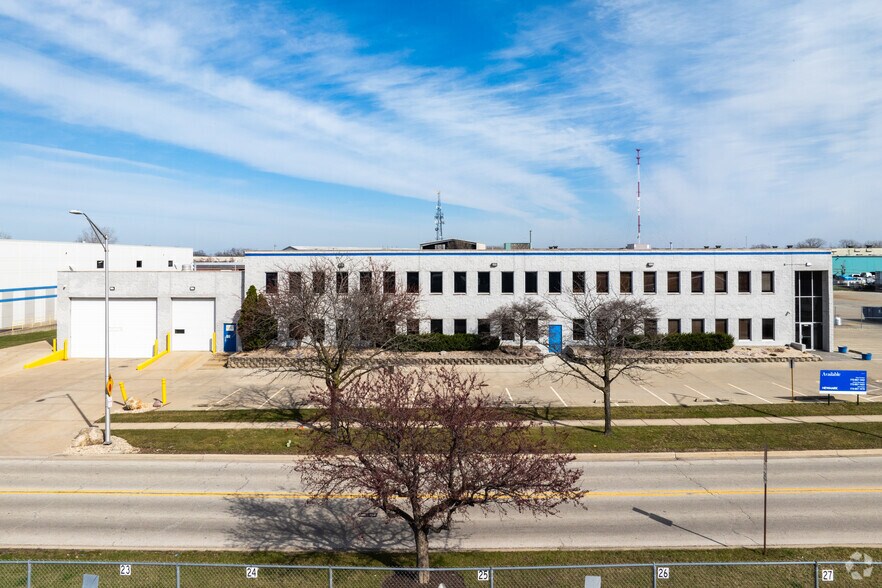 More Photos Of 9999 S Virginia Ave, Chicago Ridge Distribution For Lease