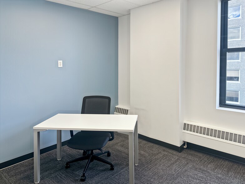 More Photos Of 155 E Market St, Indianapolis Coworking Space