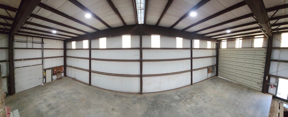 More Photos Of 1810 Lee Ave, Odessa Warehouse For Lease