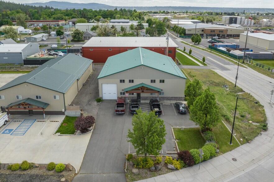 More Photos Of 3606 E Wellesley Ave, Spokane Service For Lease