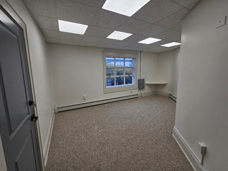 More Photos Of 111-113 S Tyson Ave, Floral Park Office For Lease