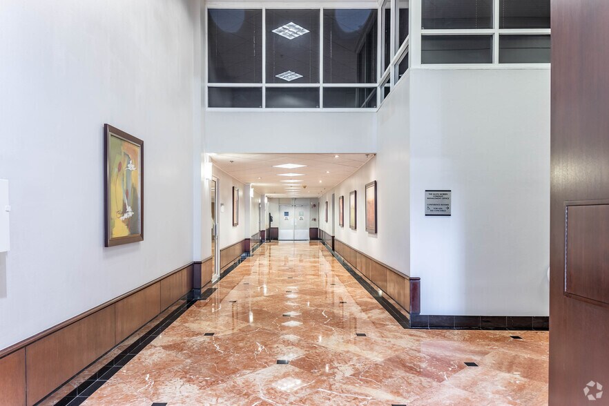 More Photos Of 2455 E Sunrise Blvd, Fort Lauderdale Loft Creative Space For Lease