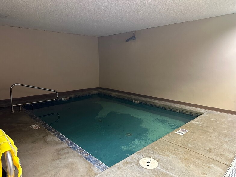 More Photos Of 222 N 44th St, Lincoln Freestanding For Sale