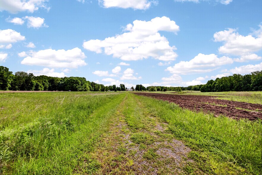 More Photos Of 8003 Henry Clay Blvd, Liverpool Land For Lease