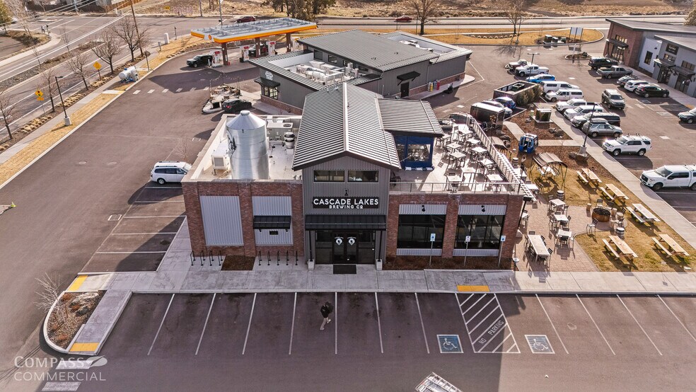 More Photos Of 21185 Reed Market Rd, Bend Storefront Retail Office For Lease