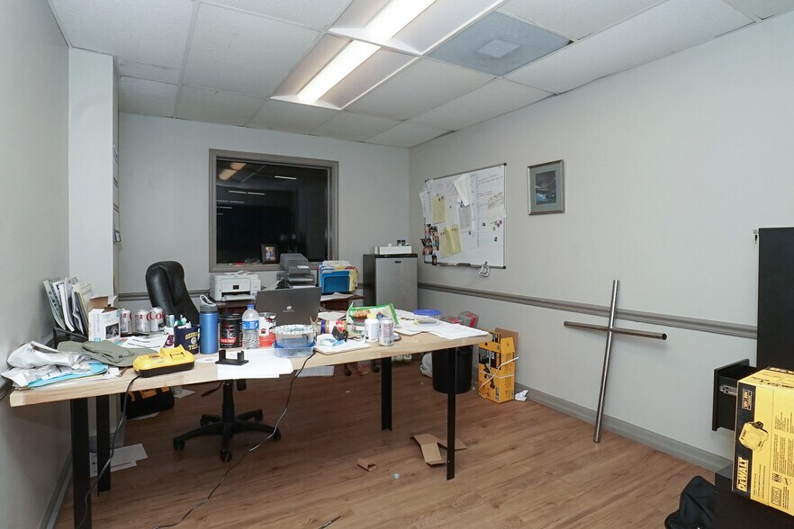 More Photos Of 360 Commerce Blvd, Bogart Distribution For Lease