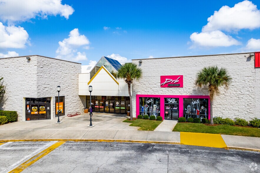 More Photos Of 3831-4081 W Vine St, Kissimmee Department Store For Lease