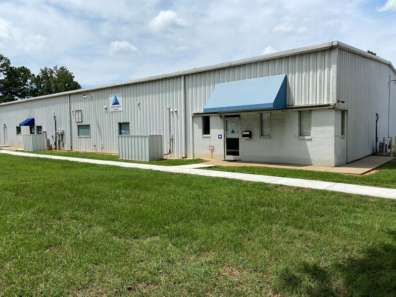 More Photos Of 6300 Westgate Rd, Raleigh Warehouse For Lease