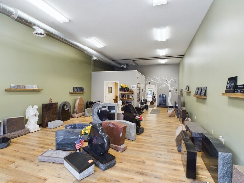 More Photos Of 114 N Broadway St, Greenville Storefront For Lease