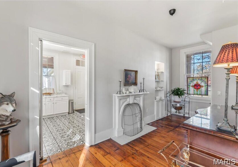 More Photos Of 876 W State St, Jacksonville Hospitality For Sale