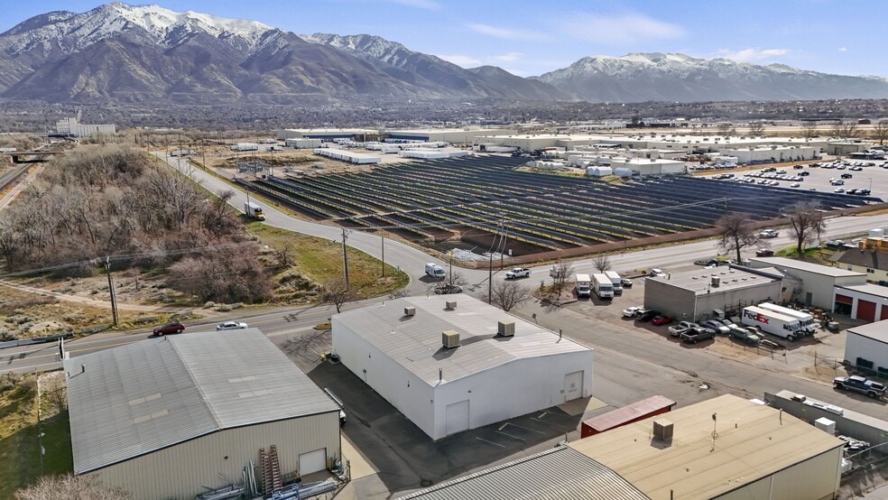 More Photos Of 3041 Pennsylvania Ave, Ogden Showroom For Sale