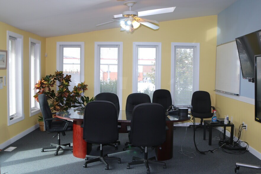 More Photos Of 7146 Montevideo Rd, Jessup Industrial For Sale