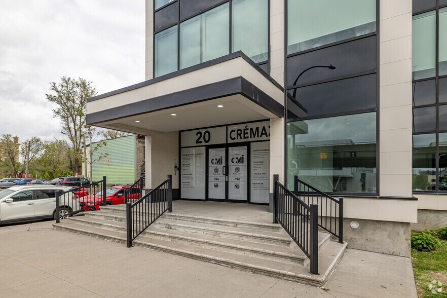 More Photos Of 20 Boul Crémazie E, Montréal Office For Lease