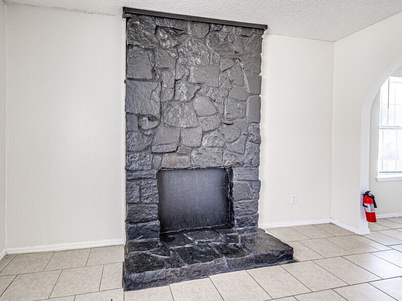 More Photos Of 7404 Lyrewood Ln, Oklahoma City Apartments For Sale