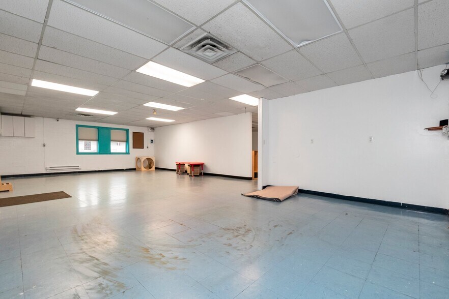 More Photos Of 211 Wise Ave, Dundalk Schools For Sale