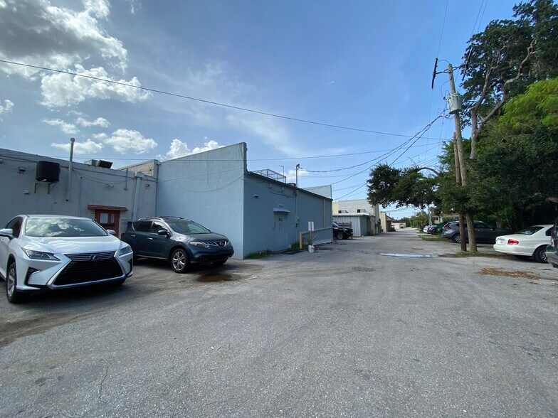 More Photos Of 3644 Webber St, Sarasota Drugstore For Sale