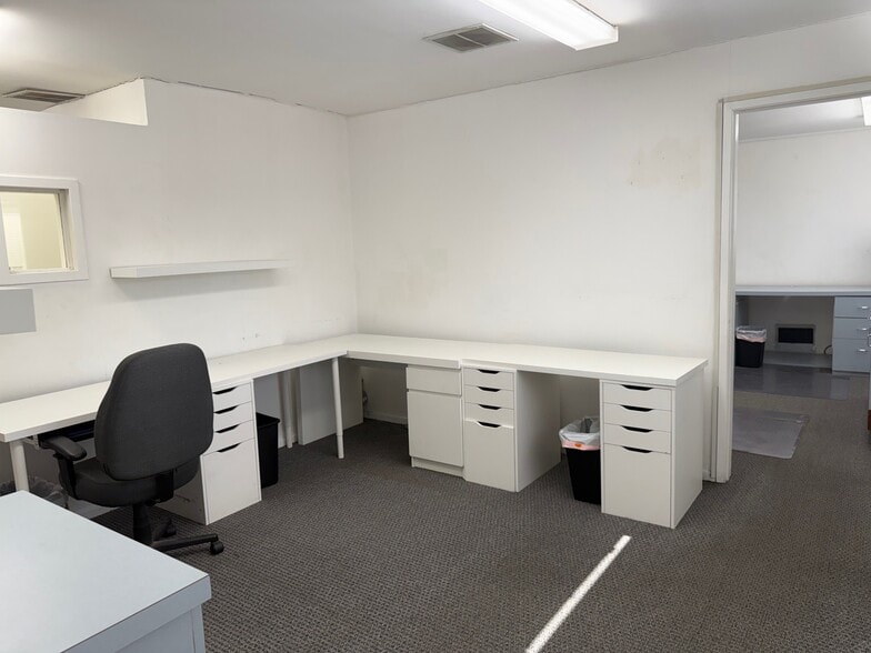 More Photos Of 5451 Laurel Canyon Blvd, Valley Village Medical For Lease