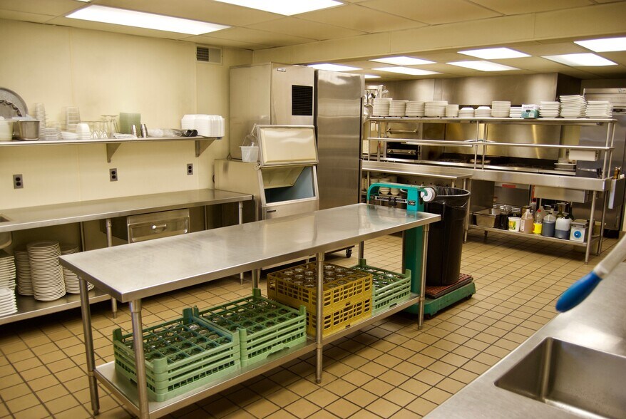 More Photos Of 690-692 State Route 66, Leechburg General Retail For Sale