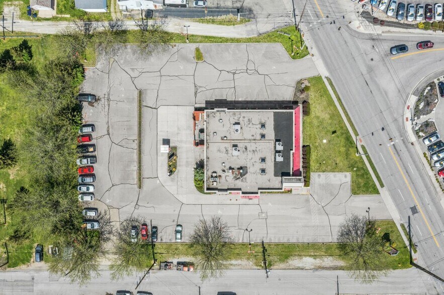 More Photos Of 2949 Dixie Hwy, Hamilton Restaurant For Sale