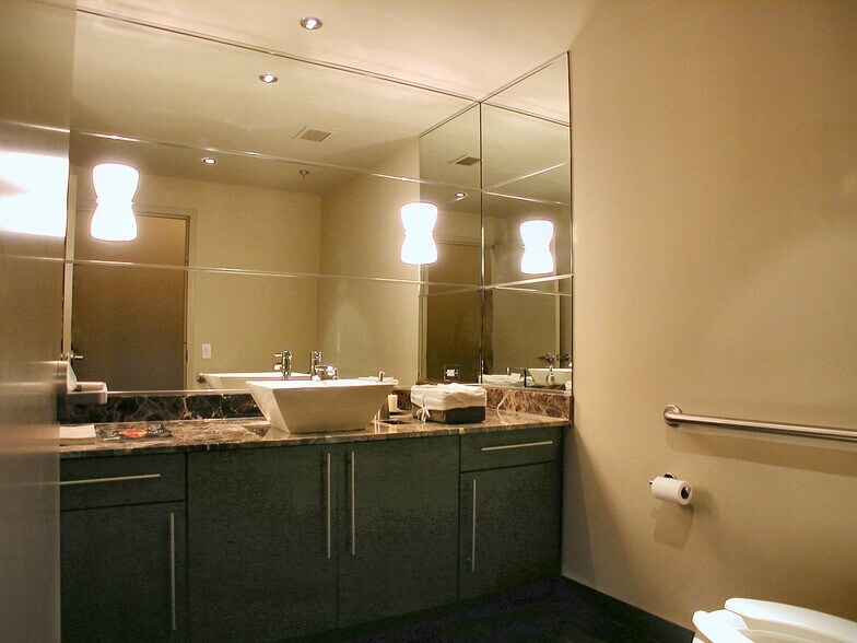 More Photos Of 4300 Marsh Ridge Rd, Carrollton Showroom For Sale