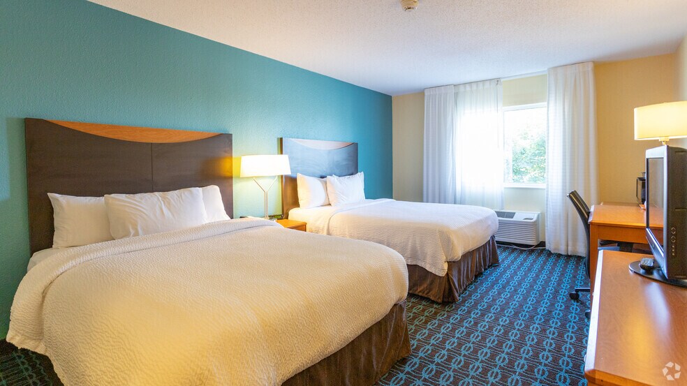 More Photos Of 5200 Cardinal Square Blvd, Saginaw Hotel For Sale