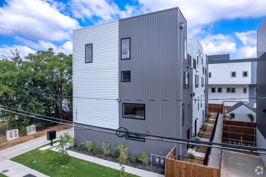 More Photos Of , Dallas Multifamily For Sale