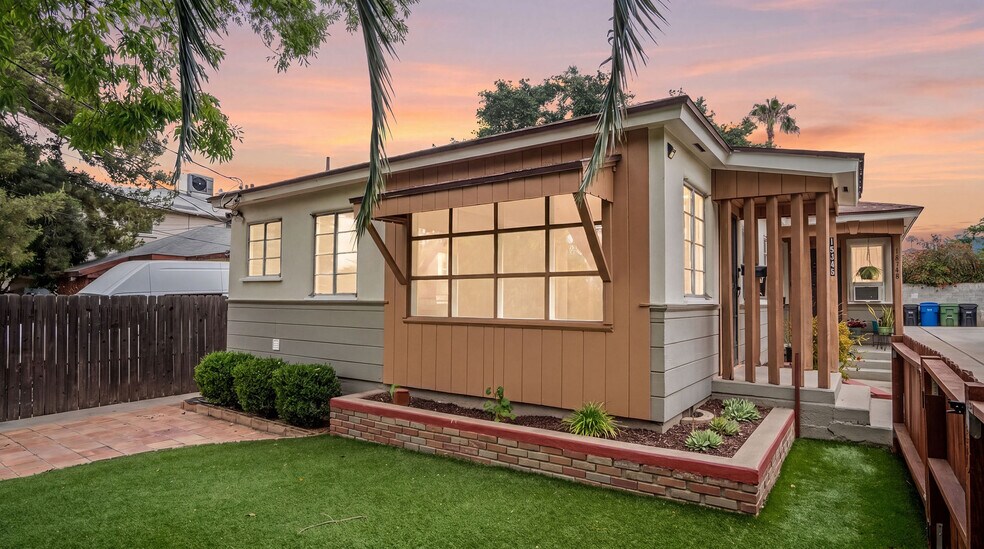 More Photos Of 10346 Oro Vista Ave, Sunland Multifamily For Sale