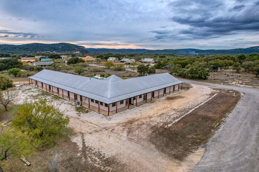 More Photos Of 16 Mountain Laurel Ln, Concan Hospitality For Sale