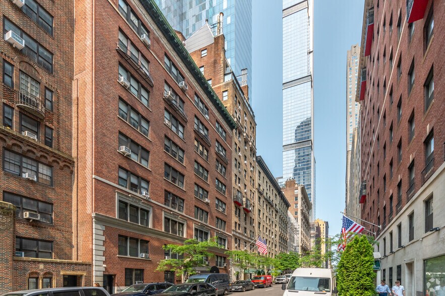 Primary Photo Of 150 W 58th St, New York Apartments For Lease
