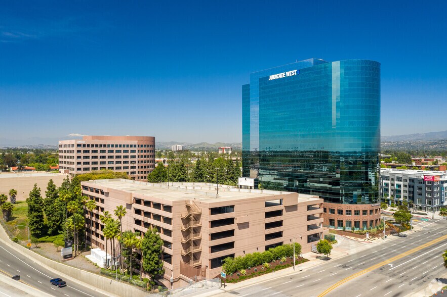 More Photos Of 1851 E 1st St, Santa Ana Office For Lease