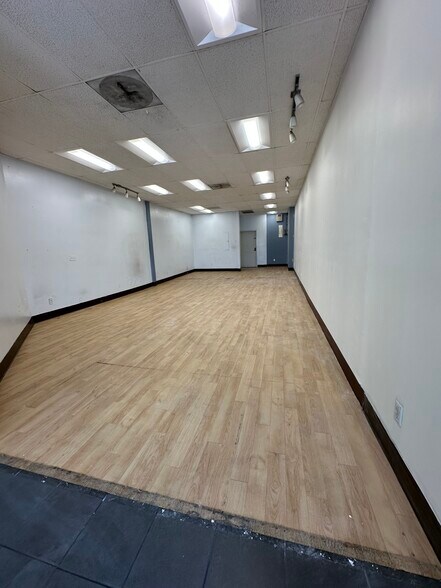 More Photos Of 12201-12219 Santa Monica Blvd, Los Angeles Unknown For Lease