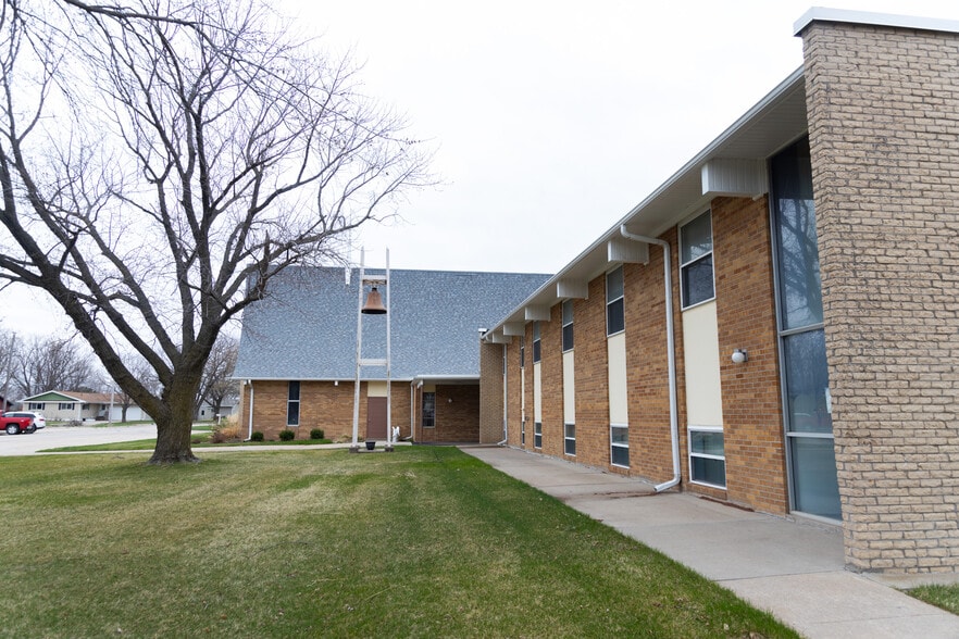 More Photos Of 381 H St, Hampton Religious Facility For Sale