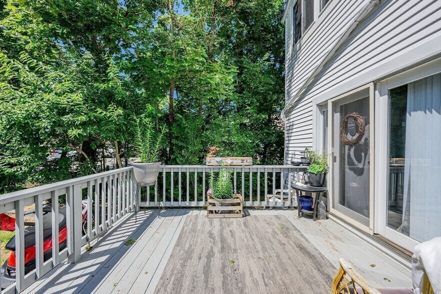 More Photos Of 37 School St, Hyannis Apartments For Sale