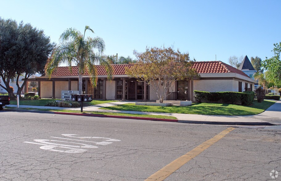 More Photos Of 901 E Morton Pl, Hemet Office For Lease