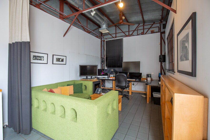 More Photos Of 891 Abbot Kinney Blvd, Venice Loft Creative Space For Sale