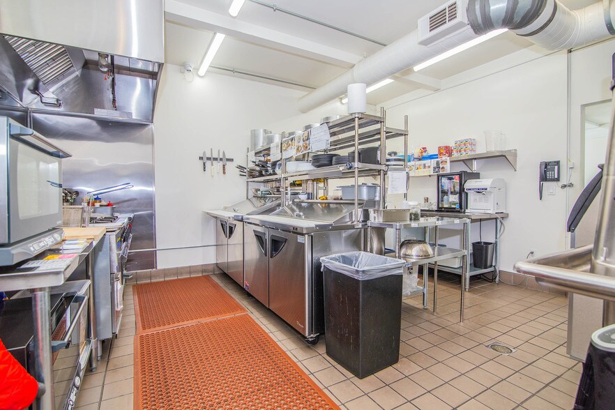 More Photos Of 300-302 S Mariposa Ave, Los Angeles Storefront Retail Office For Lease