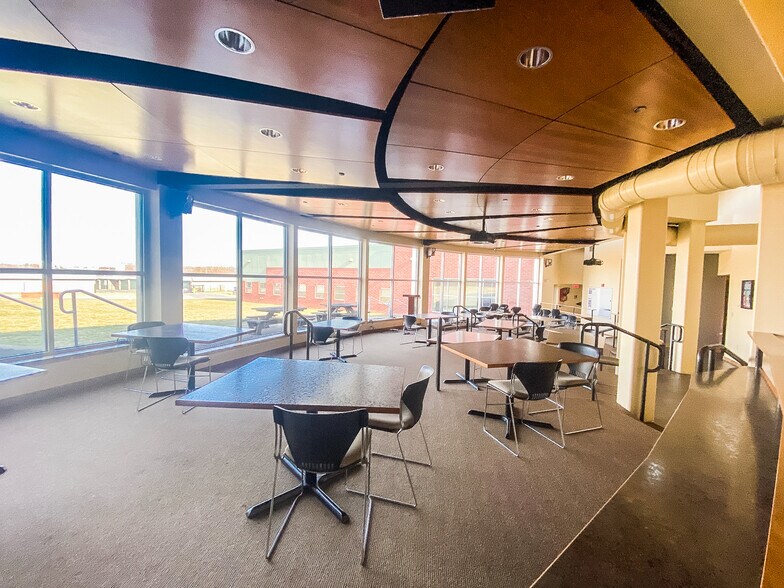 More Photos Of 2171 Sandy Dr, State College Flex For Lease